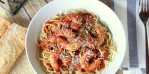 tomates frescos y espaguetis